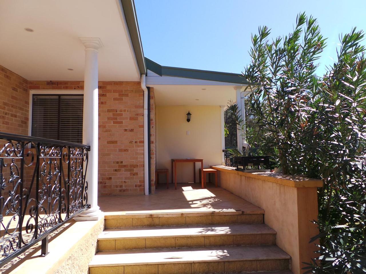 Colin'S Garden Apartment Bomaderry Exterior photo
